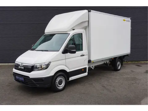 MAN TGE 140pk Bakwagen laadklep Apple Carplay Cruise control Airco 3-Zits Meubelbak Koffer LBW