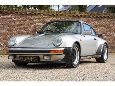 Porsche 930 3.3 Turbo "Equipped with Sonderwunsch options" Ordered from the factory with a sliding r