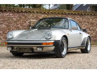 Porsche 930 3.3 Turbo "Equipped with Sonderwunsch options" Ordered from the factory with a sliding r