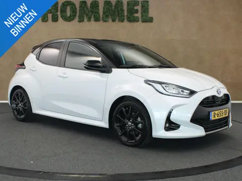 Toyota Yaris 1.5 Hybrid Bi-Tone - 100% ONDERHOUDEN! - NAVIGATIE - STOELVERWARMING - KEYLESS ENTRY & 
