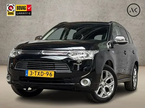 Mitsubishi Outlander 2.0 PHEV Deluxe 203Pk Automaat (SCHUIFDAK, NAVIGATIE, LEDER, STOELVERWARMING, E