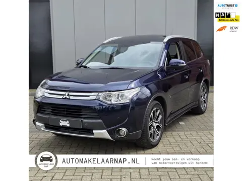 Mitsubishi Outlander 2.0 Instyle 4WD / 7 persoons / Org. NL / Panoramadak / Trekhaak /