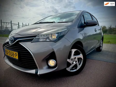 Toyota Yaris 1.5 Hybrid Aspiration, AUTOMAAT, NIEUWSTAAT, ZUINIG, APK