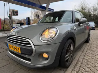 Mini Mini 1.2 One Pepper Business / Parkeersensoren / Panoramadak / Airco / Bluetooth