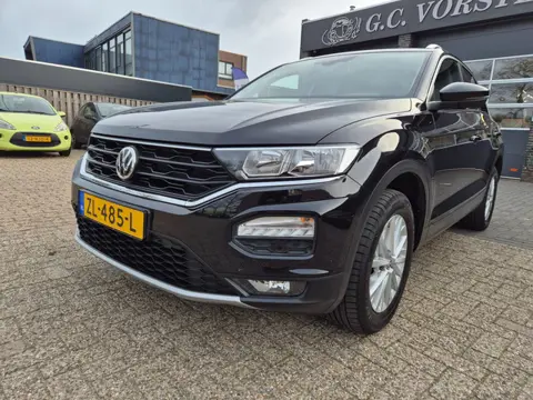 Volkswagen T-Roc 1.0 TSI Style /navi/carplay/trekhaak/140pk gechipt