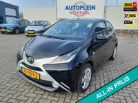 Toyota Aygo 1.0 VVT-i x-play In nederland nieuw geleverde Aygo!