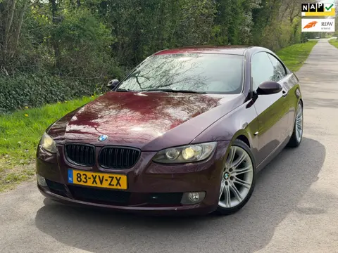 BMW 3-serie Coupé 325i High Executive | 6 Cilinder + Half/Leder + Navi Nu € 6.975,-!!!