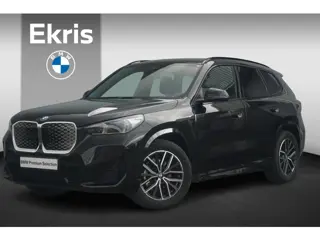 BMW iX1 eDrive20 M Sport | Schuif-kanteldak | Head-up | 360 Graden Camera's | Adaptief Cruise Contro