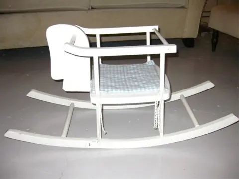 Antiek en curiosa; brocante hobbelpaard