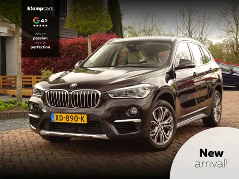 BMW X1 sDrive20i X-line | Head-Up | Stuurverwarming! | Stoelverw | Nav | Leer | Camera!