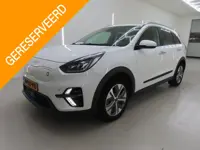 KIA E-NIRO EXECUTIVELINE 64 KWH I 3-FASE I 100% SOH I SCHUIFDAK I MEMORY SEATS I CLIMATE CONTROL