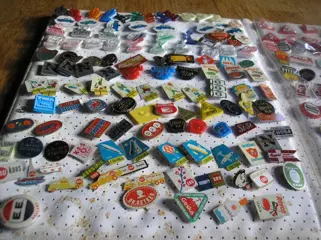 Speldjes - jaren: 60 - - 0,60 per stuk