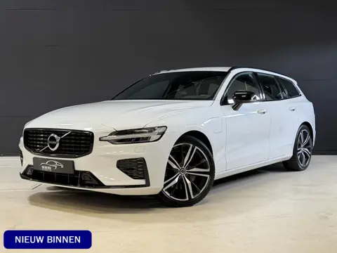 Volvo V60 2.0 T8 Recharge AWD R-Design | Elektr. trekhaak | Camera | Stoel/stuurverwarming | Carplay
