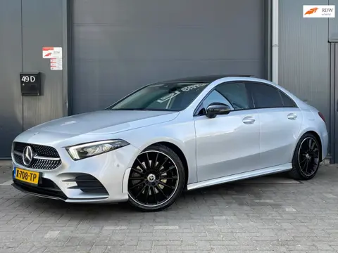 Mercedes-Benz A-klasse 220 Premium Plus AMG PANO SFEER BURMESTER CLIMA NAVI BLUETOOTH ALCANTARA