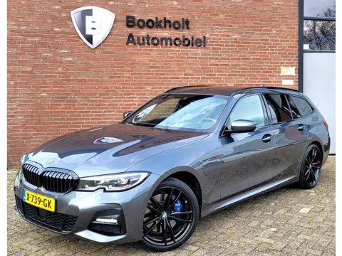 BMW 3-serie Touring 330e M-sport, Adap. Cruise, H&K. Trekhaak, Adap. M-onderstel, 292PK
