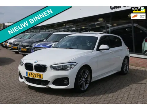 BMW 1-serie 118i Centennial High Executive. DealerOH_LED_1eEigenaar_M-pakket_PDC_Schuifdak.