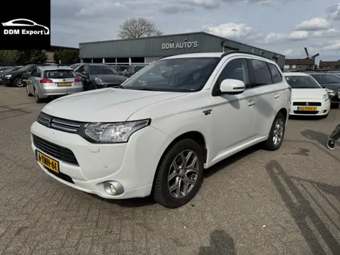 Mitsubishi Outlander 2.0 PHEV Instyle+ (bj 2014, automaat)