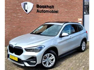 BMW X1 XDrive25e Pano, HUD, Cam, Harman, M-stuur, Leer