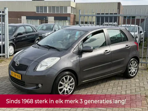 Toyota Yaris 1.3 VVTi Sol 5 DEURS! 1E EIGENAAR l NL AUTO NAP! NIEUWSTAAT VOL LEER l AIRCO l LMV l MT