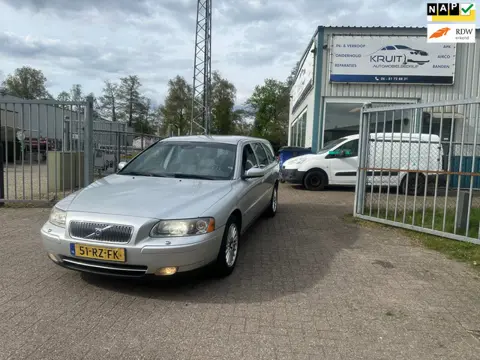 Volvo V70 2.4 Momentum TOP ONDERHOUDEN! APK 04-2027!