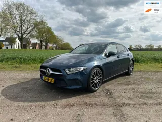 Mercedes-Benz A-klasse 180 d Launch Edition GARANTIE