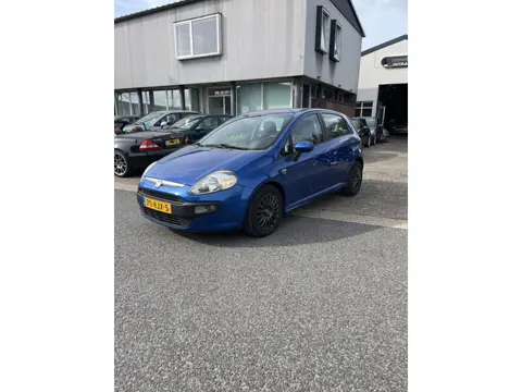 Fiat Punto Evo 1.3 M-Jet Dynamic 5 Deurs Airco Prijs is zo meenemen. Euro 5. Auto rijdt goed.