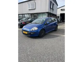 Fiat Punto Evo 1.3 M-Jet Dynamic 5 Deurs Airco Prijs is zo meenemen. Euro 5. Auto rijdt goed.