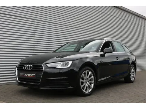 Audi A4 Avant 2.0 TDI Design Pro Line Plus Aut (Clima Navi CruiseControl 17InchLMV Pdc V+A)