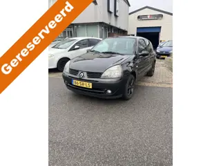 Renault Clio 1.2-16V Community Airco. Nette sportieve Clio. Prijs is inclusief een nieuwe Apk keurin