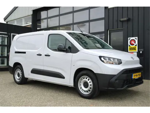 Toyota PROACE CITY Electric Navigator Long 50 kWh | Nieuw | Carplay | 3-zits | Fabrieksgarantie