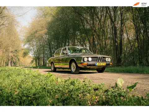 BMW 5-serie 520/6 E12 / 52.500km / Bodem 100% hard!