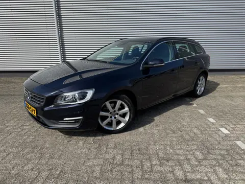 Volvo V60 1.5 T3 Momentum,Automaat,Navigatie,nwe Distributie,extra winterset