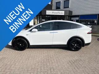 Tesla Model X 90D Base 6p. Mooie kleur combinatie, 6 persoons, zeer compleet, trekhaak SOH 94%!