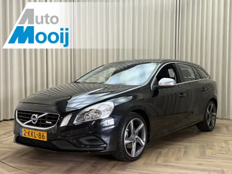 Volvo V60 1.6 T3 R-Design Org.NL! / Cruise / Navigatie / Afn. Trekhaak / PDC / 18'' LMV