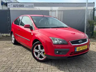Ford Focus 1.6-16V Futura - Airco - Cruise - APK 01-27