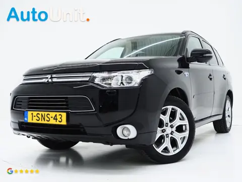 Mitsubishi Outlander 2.0 PHEV Instyle | Schuifdak | Trekhaak | Leder | Keyless | Camera | Stoelverwa