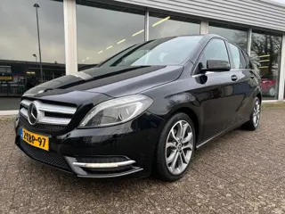 Mercedes-Benz B-klasse 200 Ambition Automaat, LED, Trekhaak