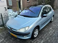 Peugeot 206 1.4 Gentry Premium (bj 2003)