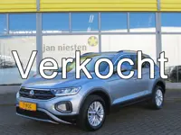 Volkswagen T-Roc 1.0 TSI Life -110pk- | LED | App Connect | Parkeer Assistent | Lane Assist | Climat