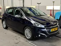 Peugeot 208 1.2 PureTech Blue Lease Allure - Carplay - Climate