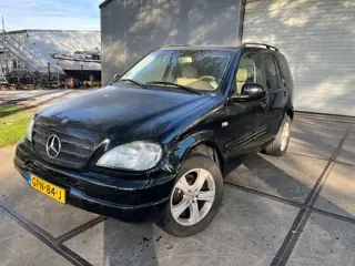 Mercedes-Benz M-klasse 320 -156.191KM CARPASS