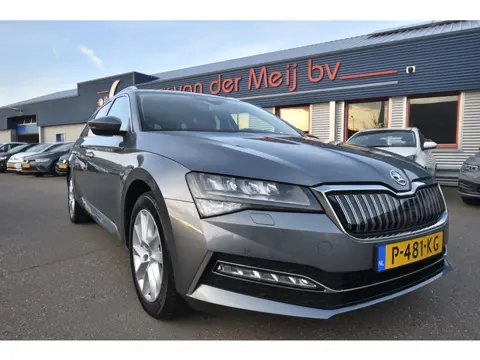 Škoda Superb Combi 1.4 TSI iV Business Edition Plus , CLIMATR , NAVI , VIRTUAL COCKPIT , LED KOPL , 