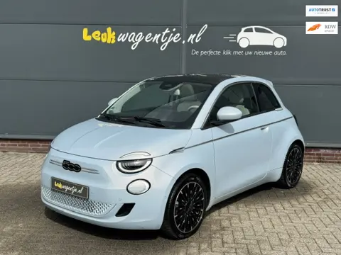 Fiat 500 e La Prima 42 kWh *leer *camera *carplay *stoelverw