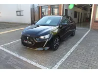 Peugeot 208 1.2 PureTech Allure 100pk / Open & Go Keyless Entry Apple CarPlay Android Auto