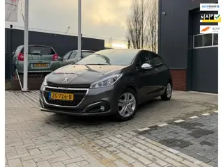 Peugeot 208 1.2 PureTech Signature 6 maanden GARANTIE inbegrepen NAVIGATIE