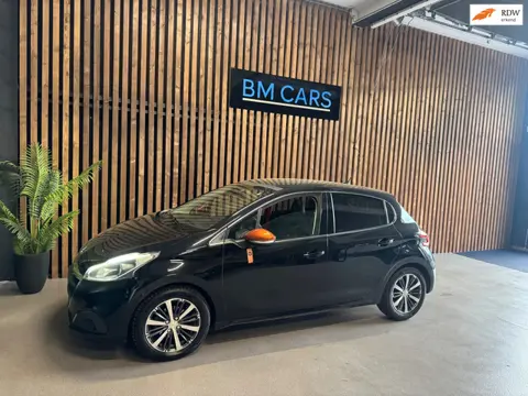 Peugeot 208 1.2 PureTech Roland Garros Airco, Pano, Cruise