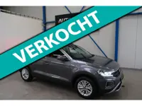 Volkswagen T-Roc 1.5 TSI Life Business Automaat - Virtual Display, Airco, Camera, Carplay, PDC.