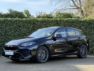 BMW 1-serie 120 | M-Sport Pro | Panorama | Head-Up | Stoelverw. + Stuur verw. | 19'' | Comfort Acces