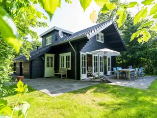 Royaal vakantiehuis met heerlijke tuin op het zuiden vlakbij De Koog