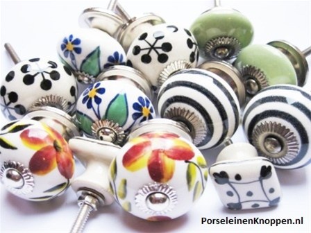 Goedkoop je KEUKEN opknappen met kastknopjes, kastknoppen